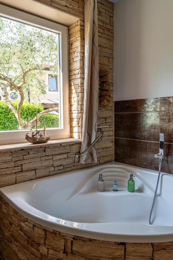 Apartments Villa Sotlar With Pool Umag Zewnętrze zdjęcie