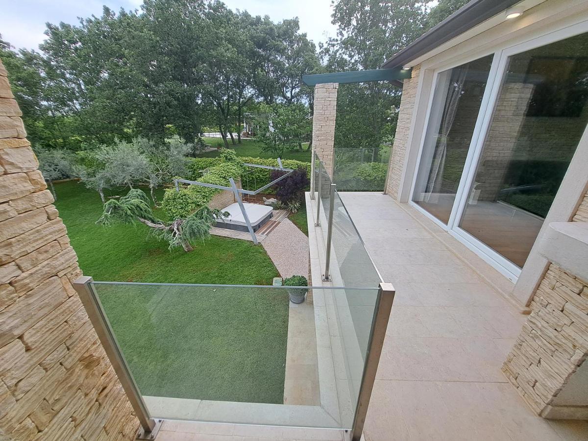 Apartments Villa Sotlar With Pool Umag Zewnętrze zdjęcie